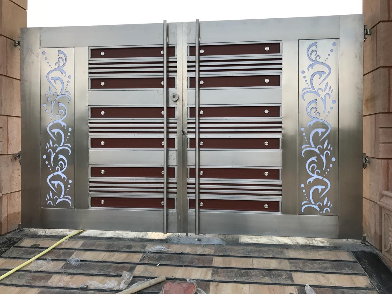 STAINLESS STEEL GATE – Commercial hotel kitchen equipment manufacturers